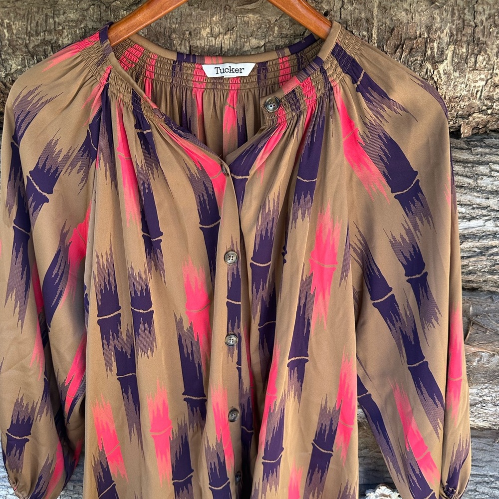 Tucker Brand Silk Blouse Size M - Picture 3 of 8